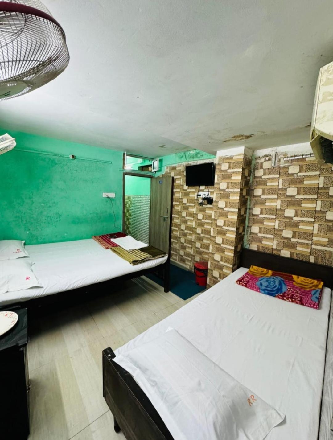 Rr * Kolkata