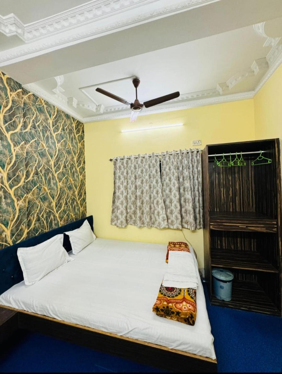 Rr * Kolkata